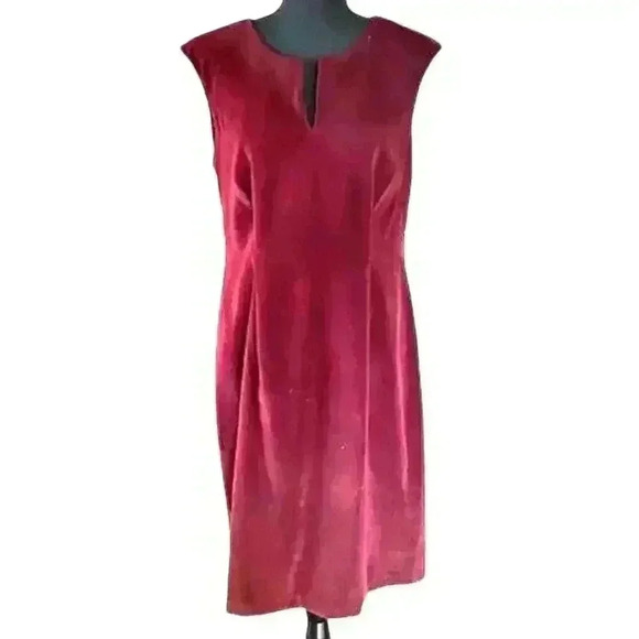 Women's Maroon Faux Velvet V-neck Sleeveless Holiday Dress, size 10 - Picture 1 of 6